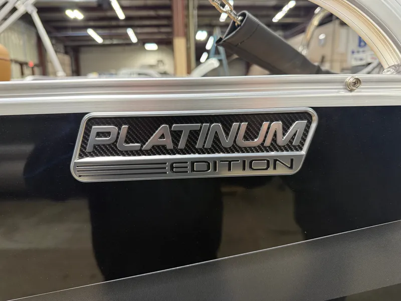 Slide: The Image of Tahoe Sport 200HP VRB 2385 Swingback Tritoon 2026 - 39