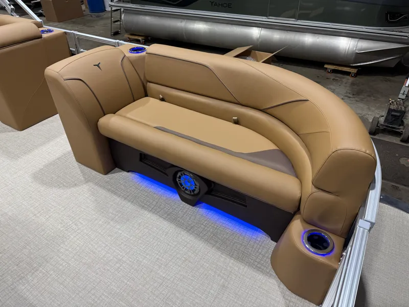 Slide: The Image of Tahoe Sport 200HP VRB 2385 Swingback Tritoon 2026 - 8