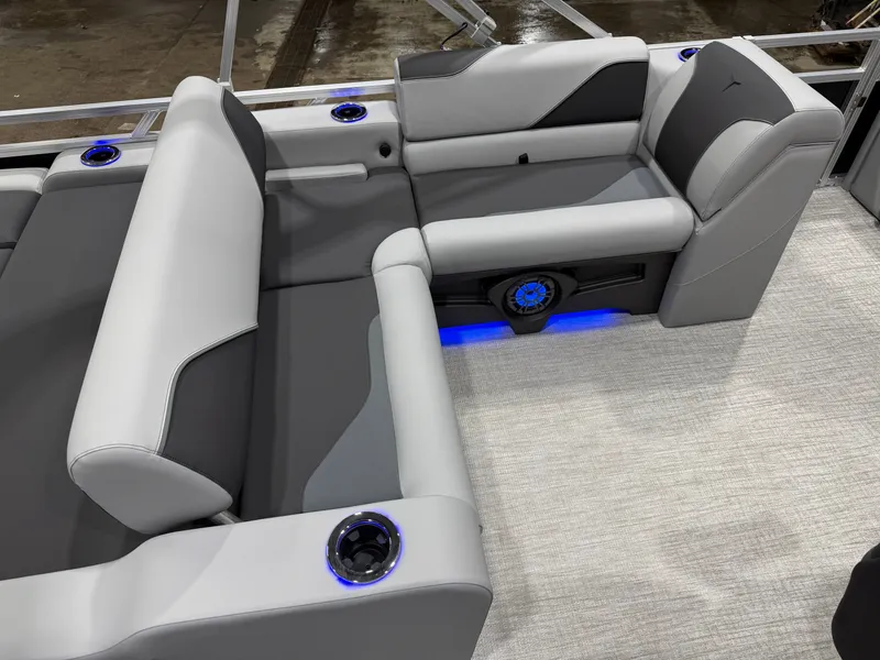 Slide: The Image of Tahoe Sport 200HP VRB 2385 Swingback Tritoon 2026 - 16