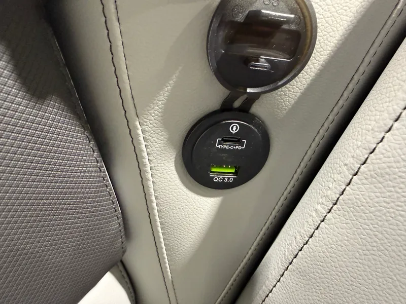 Slide: The Image of Tahoe Sport 200HP VRB 2385 Swingback Tritoon 2026 - 30