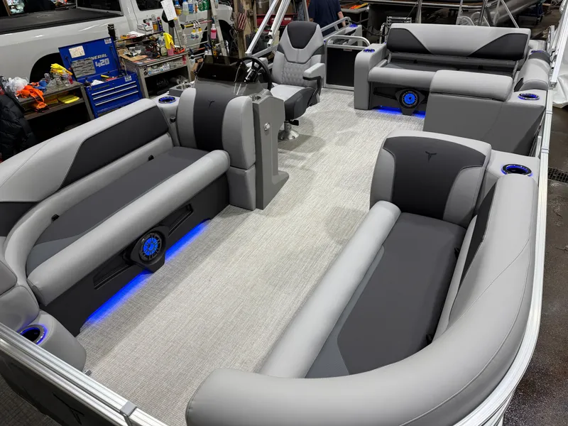 Slide: The Image of Tahoe Sport 200HP VRB 2385 Swingback Tritoon 2026 - 31