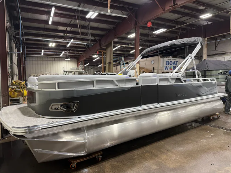 Slide: The Image of Tahoe Sport 200HP VRB 2385 Swingback Tritoon 2026 - 38