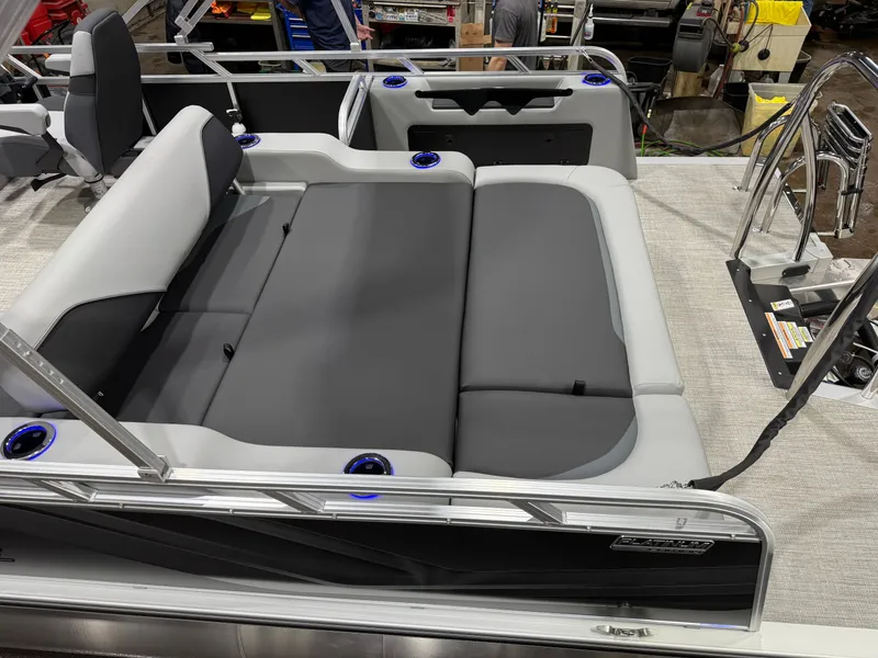 Slide: The Image of Tahoe Sport 200HP VRB 2385 Swingback Tritoon 2026 - 5