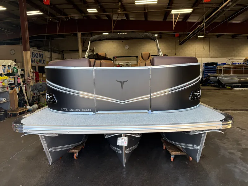 Slide: The Image of Tahoe LTZ 200HP Quad Lounge Shift SS 2385 Tritoon 2026 - 36