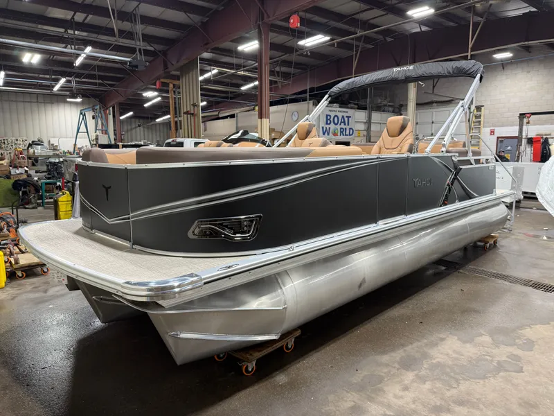 Slide: The Image of Tahoe LTZ 200HP Quad Lounge Shift SS 2385 Tritoon 2026 - 40