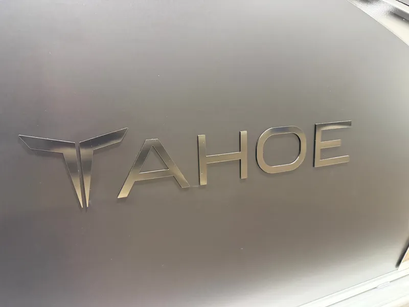 Slide: The Image of Tahoe LTZ 200HP Quad Lounge Shift SS 2385 Tritoon 2026 - 41