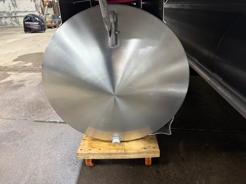 Slide: The Image of Tahoe LTZ 200HP Quad Lounge Shift SS 2385 Tritoon 2026 - 45