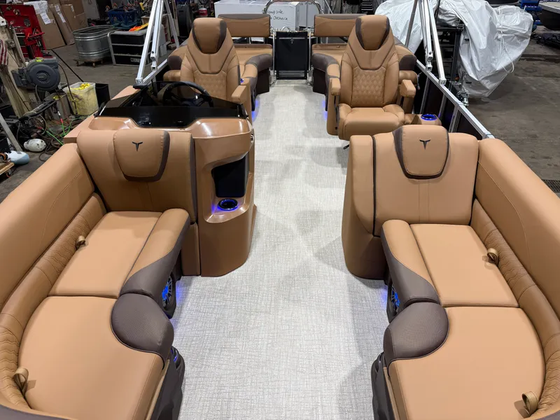 Slide: The Image of Tahoe LTZ 200HP Quad Lounge Shift SS 2385 Tritoon 2026 - 7