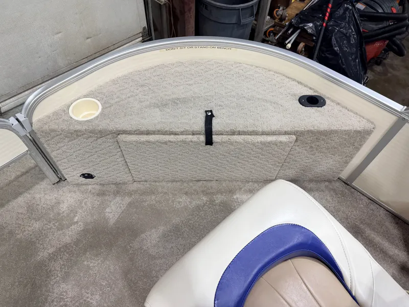 Slide: The Image of Sweetwater 2386 F Pontoon & 90HP Yamaha 4-Stroke EFI - $15,995 2006 - 14