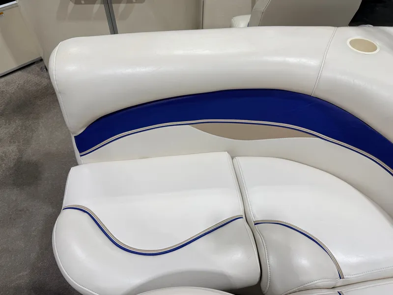 Slide: The Image of Sweetwater 2386 F Pontoon & 90HP Yamaha 4-Stroke EFI - $15,995 2006 - 39