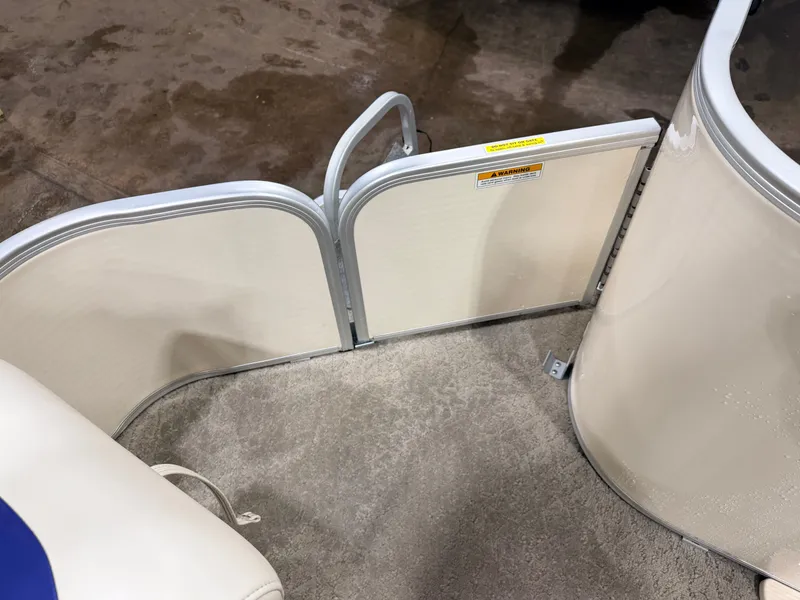 Slide: The Image of Sweetwater 2386 F Pontoon & 90HP Yamaha 4-Stroke EFI - $15,995 2006 - 44