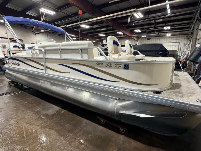 Slide: The Image of Sweetwater 2386 F Pontoon & 90HP Yamaha 4-Stroke EFI - $15,995 2006 - 53
