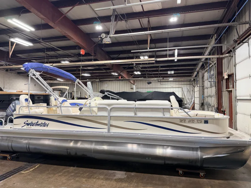 Slide: The Image of Sweetwater 2386 F Pontoon & 90HP Yamaha 4-Stroke EFI - $15,995 2006 - 55