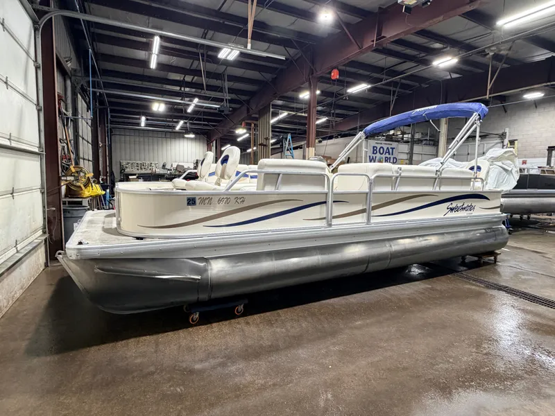 Slide: The Image of Sweetwater 2386 F Pontoon & 90HP Yamaha 4-Stroke EFI - $15,995 2006 - 62