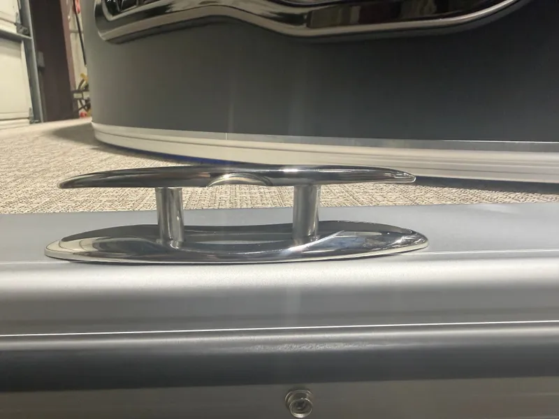 Slide: The Image of Tahoe LTZ 200HP Elite Windshield 2385 Tritoon 2026 - 42