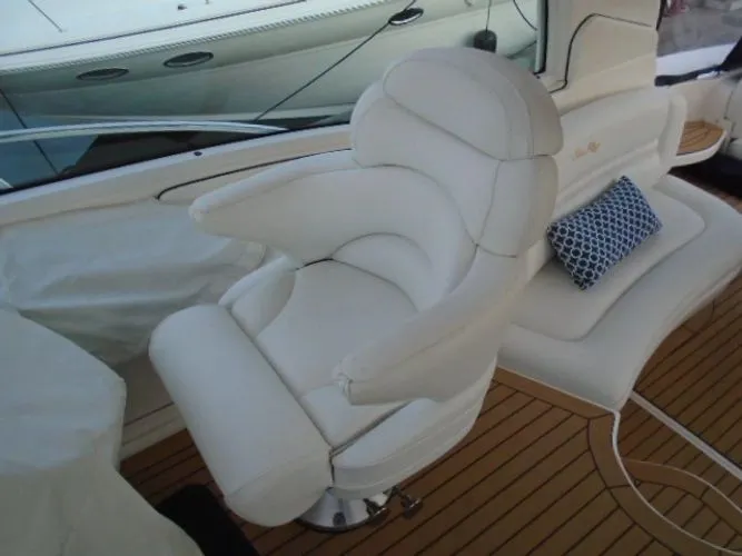 Slide: The Image of 2005 Sea Ray 500 Sundancer - Image 15 - 15