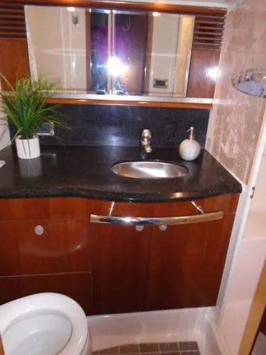 Slide: The Image of 2005 Sea Ray 500 Sundancer - Image 28 - 28