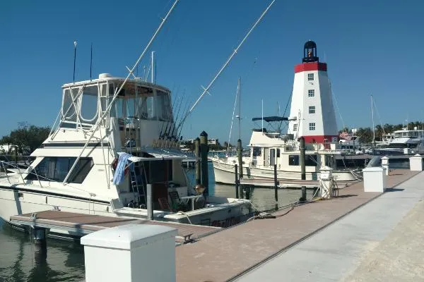 Slide: The Image of Hatteras 41 Convertible 1988 - 3