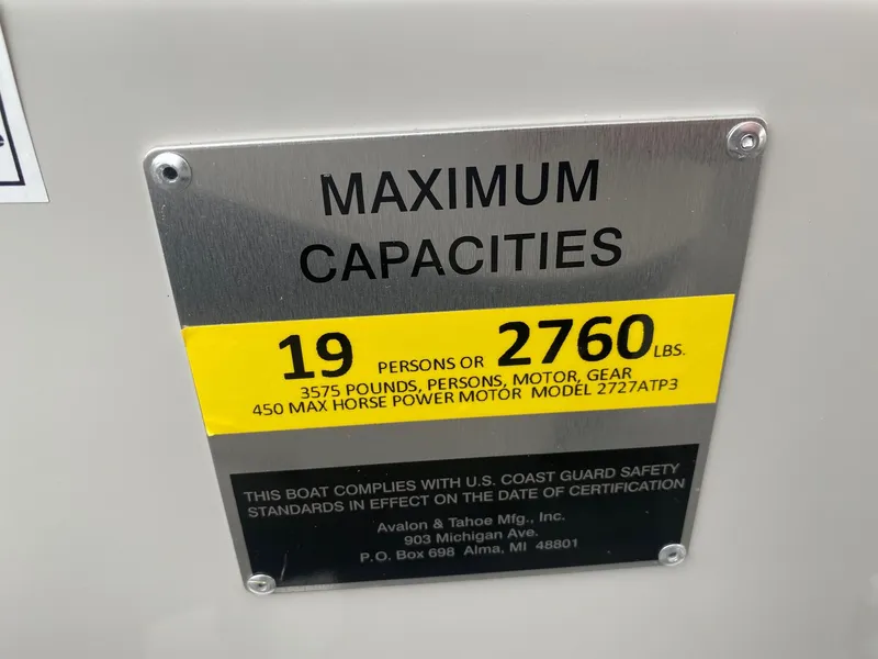 Slide: The Image of Avalon Catalina Platinum Elite Windshield 27' w/ 350HP Mercury Verado! 2021 - 14