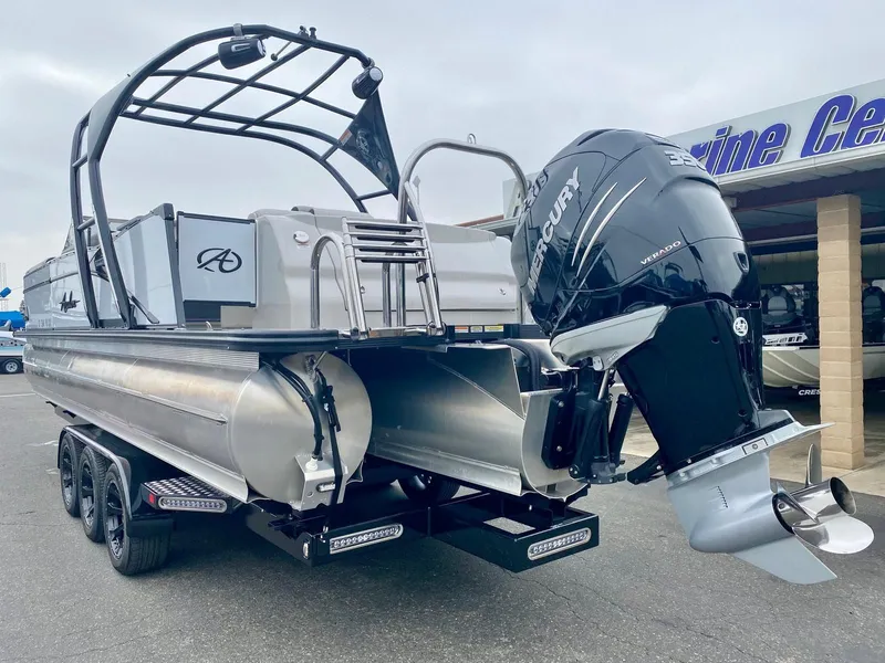 Slide: The Image of Avalon Catalina Platinum Elite Windshield 27' w/ 350HP Mercury Verado! 2021 - 17