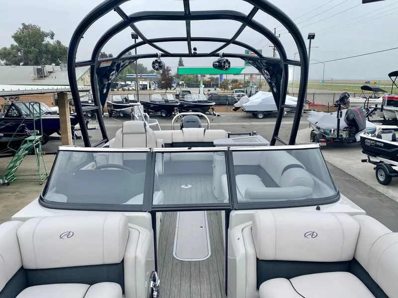Slide: The Image of Avalon Catalina Platinum Elite Windshield 27' w/ 350HP Mercury Verado! 2021 - 19