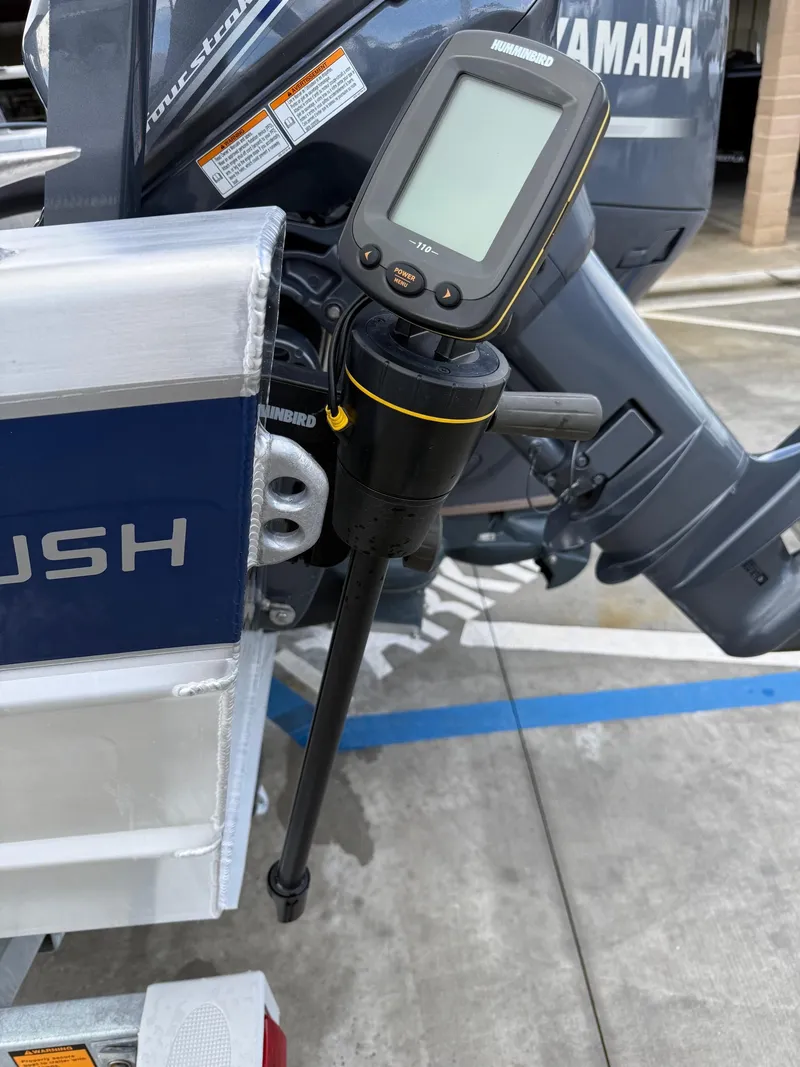 Slide: The Image of Thunder Jet 205 Rush w/ Yamaha 105HP Jet & 9.9HP Kicker 2020 - 10