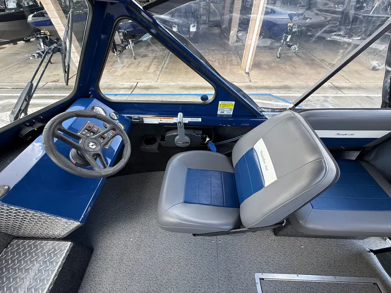 Slide: The Image of Thunder Jet 205 Rush w/ Yamaha 105HP Jet & 9.9HP Kicker 2020 - 17