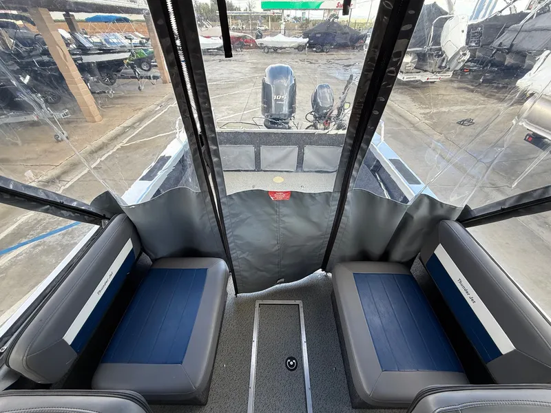 Slide: The Image of Thunder Jet 205 Rush w/ Yamaha 105HP Jet & 9.9HP Kicker 2020 - 8