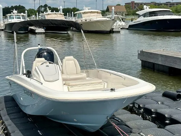 Slide: The Image of Boston Whaler 160 Super Sport 2021 - 3