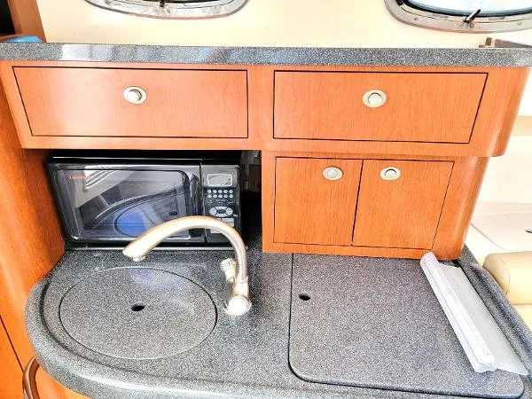 Slide: The Image of Boston Whaler 305 Conquest 2005 - 10