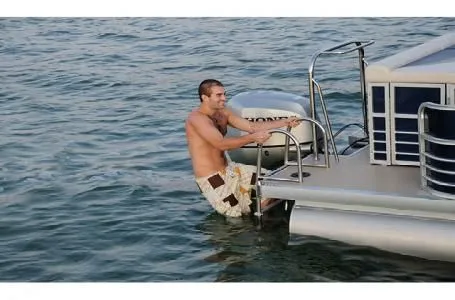 Slide: The Image of South Bay 700 Series 722CR 2011 - 14