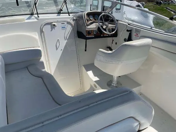 Slide: The Image of Wellcraft 2600 Martinique 2001 - 3
