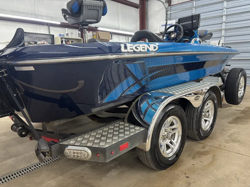 Slide: The Image of Legend Alpha 211 Dcx 2015 - 13