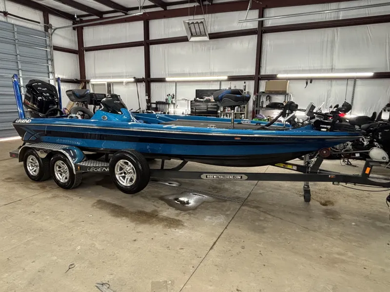 Slide: The Image of Legend Alpha 211 Dcx 2015 - 3