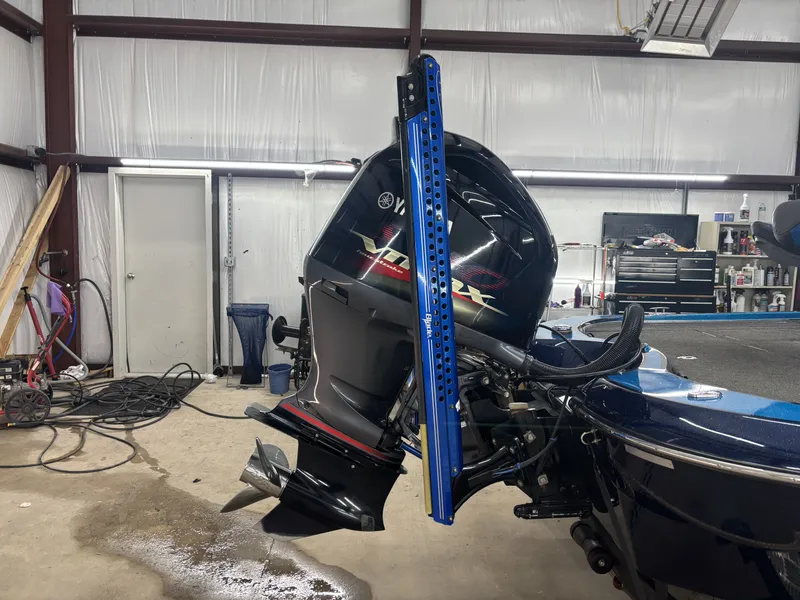 Slide: The Image of Legend Alpha 211 Dcx 2015 - 7