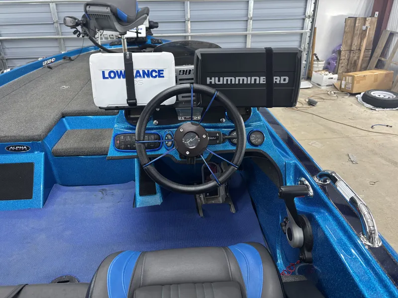 Slide: The Image of Legend Alpha 211 Dcx 2015 - 8