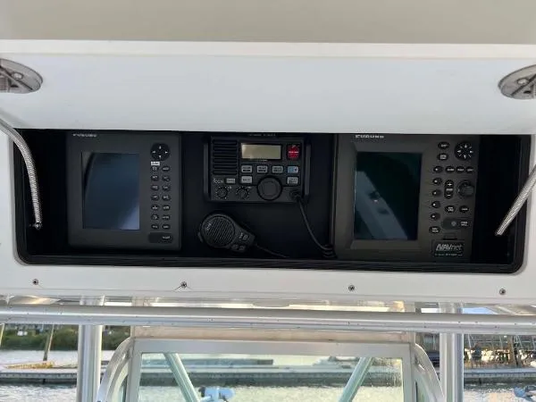 Slide: The Image of Regulator Marine 26 Center Console 2003 - 6