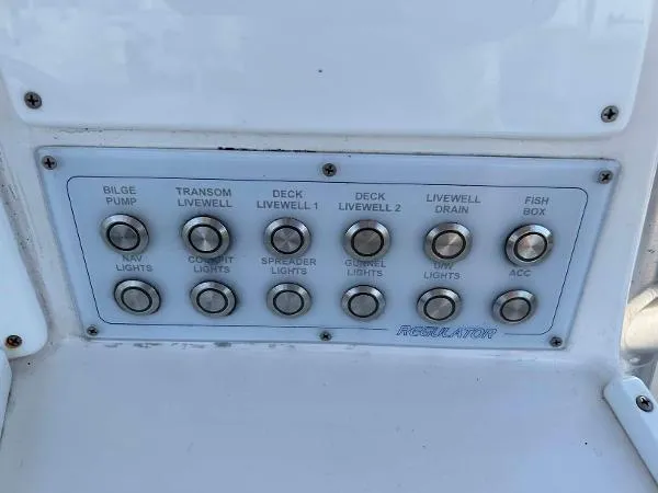 Slide: The Image of Regulator Marine 26 Center Console 2003 - 7