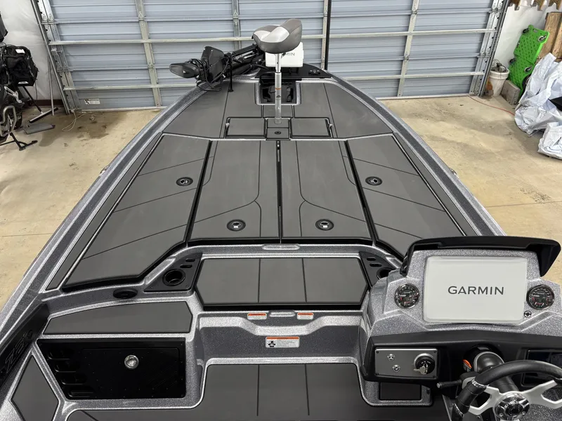 Slide: The Image of Nitro Z Series Z21 XL Pro 2026 - 16