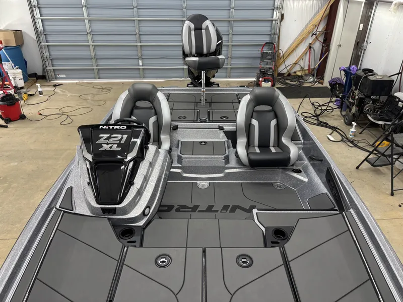 Slide: The Image of Nitro Z Series Z21 XL Pro 2026 - 9