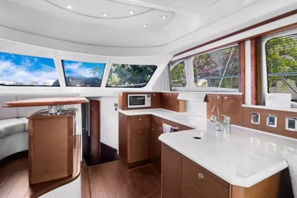 Slide: The Image of Sea Ray 520 Sedan Bridge 2013 - 11