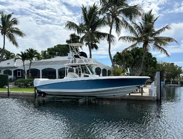 Slide: The Image of Boston Whaler 350 Outrage 2014 - 0