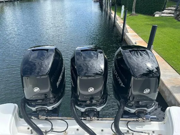 Slide: The Image of Boston Whaler 350 Outrage 2014 - 7