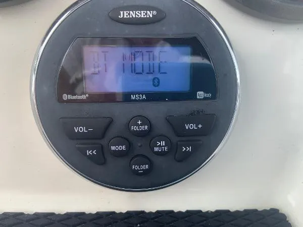 Slide: The Image of Bayliner Element F18 2018 - 3