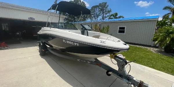 Slide: The Image of Sea Ray 190 Sport 2015 - 1