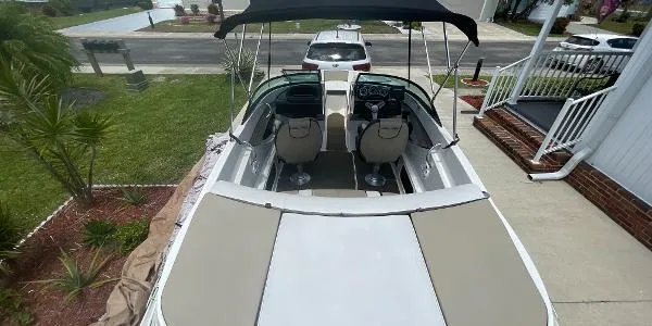 Slide: The Image of Sea Ray 190 Sport 2015 - 8