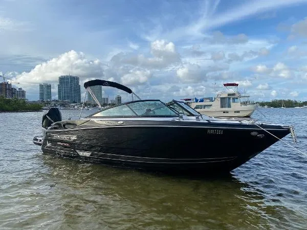 Slide: The Image of Monterey 255 SS 2021 - 2