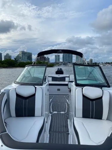 Slide: The Image of Monterey 255 SS 2021 - 3