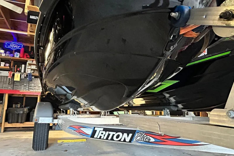 Slide: The Image of 2017 Yamaha WaveRunner FX Cruiser SVHO on Triton Elite trailer in garage. - 18