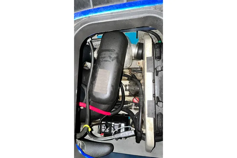 Slide: The Image of Engine compartment of a 2017 Yamaha WaveRunner FX Cruiser SVHO. - 25
